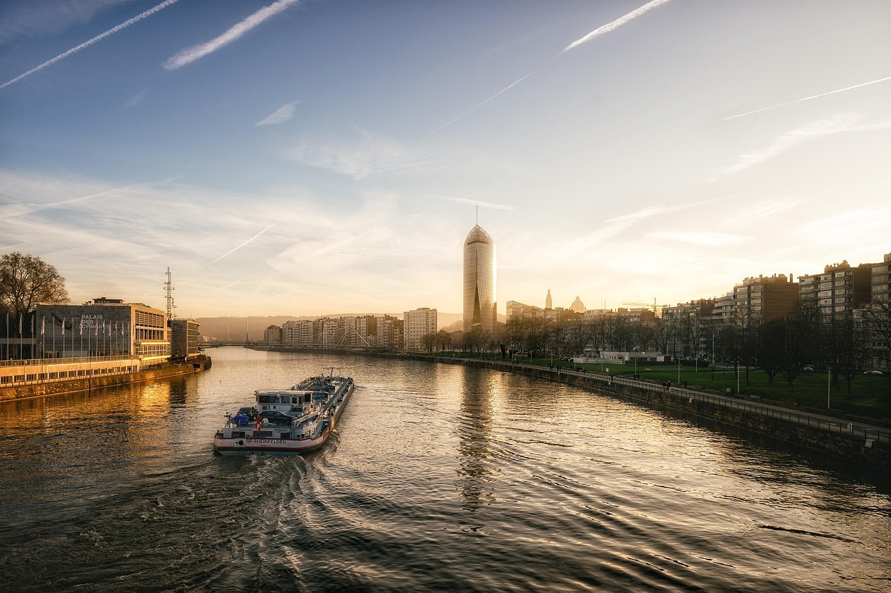 Monthly cash flow planning with financial documents